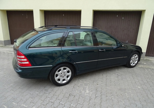 Mercedes-Benz Klasa C cena 16900 przebieg: 278000, rok produkcji 2005 z Puławy małe 277